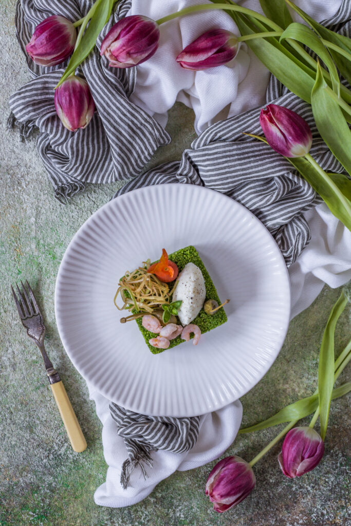 Cous cous verde con bufala e gamberi rosa