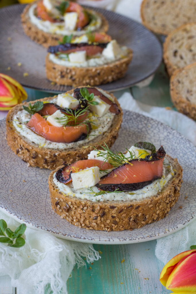 Bruschetta gourmet con salmone