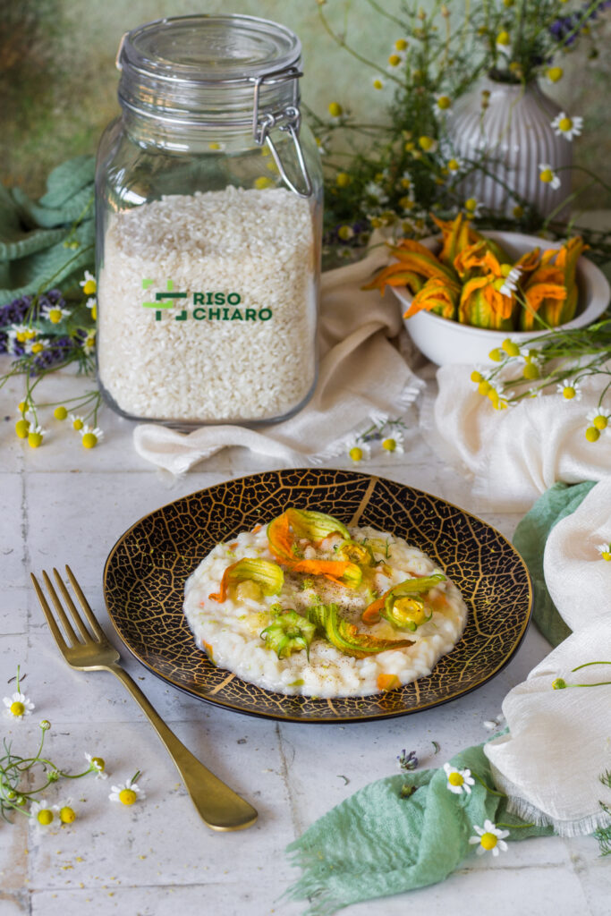 Risotto con camomilla e fiori di zucca riso chiaro