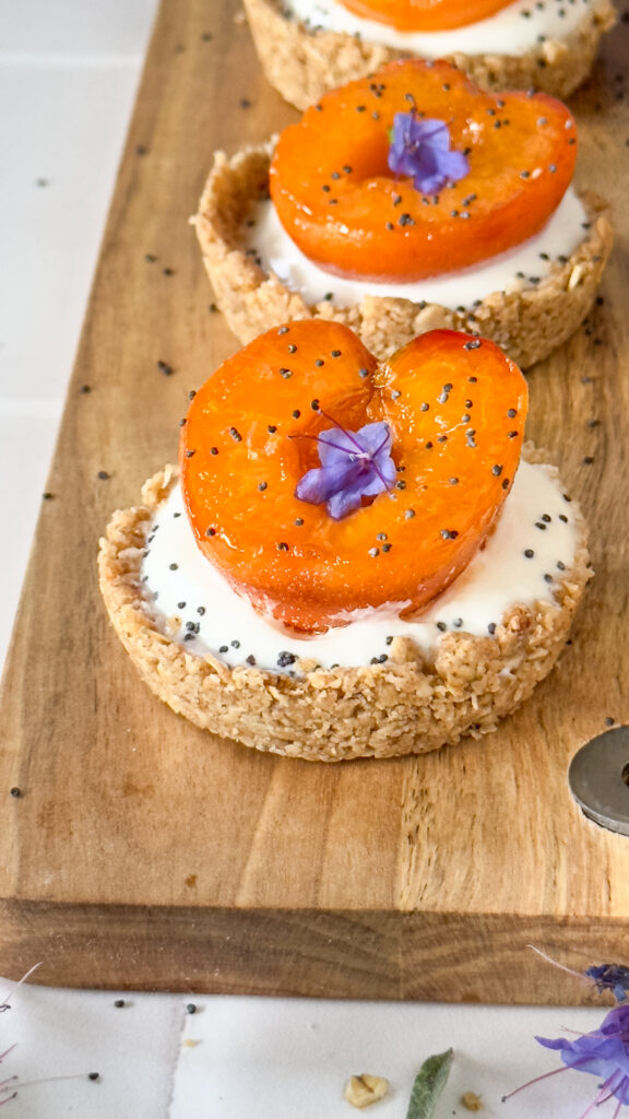 albicocche caramellate su cestini di avena