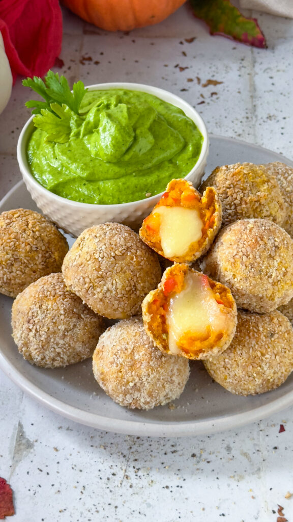 Polpette di zucca ripiene con cuore morbido vegetariane