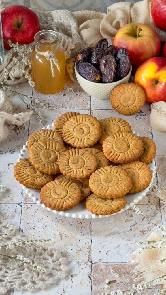 Biscotti mela e datteri senza zuccheri raffinati