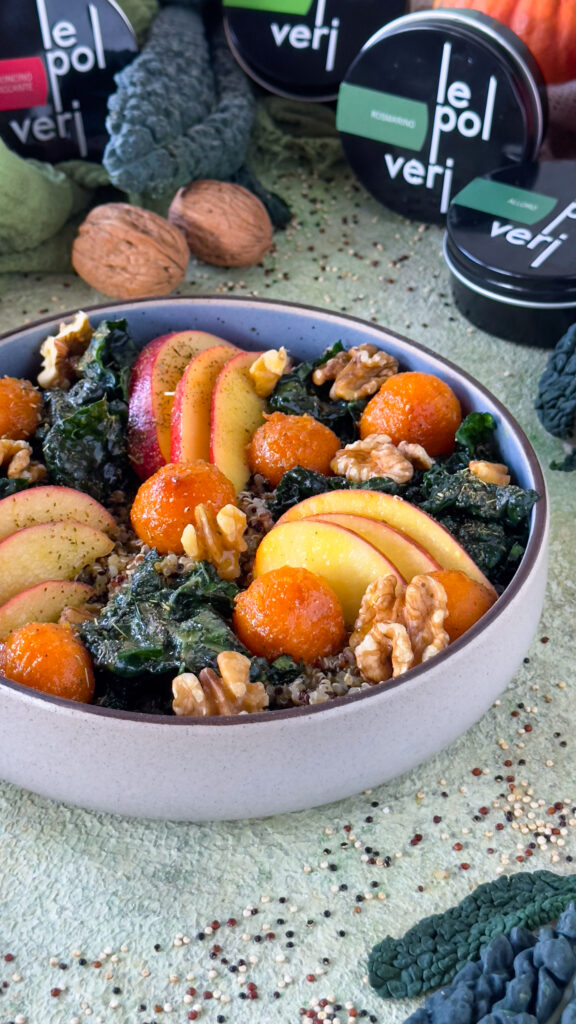 Insalata del benessere con quinoa zucca e cavolo nero