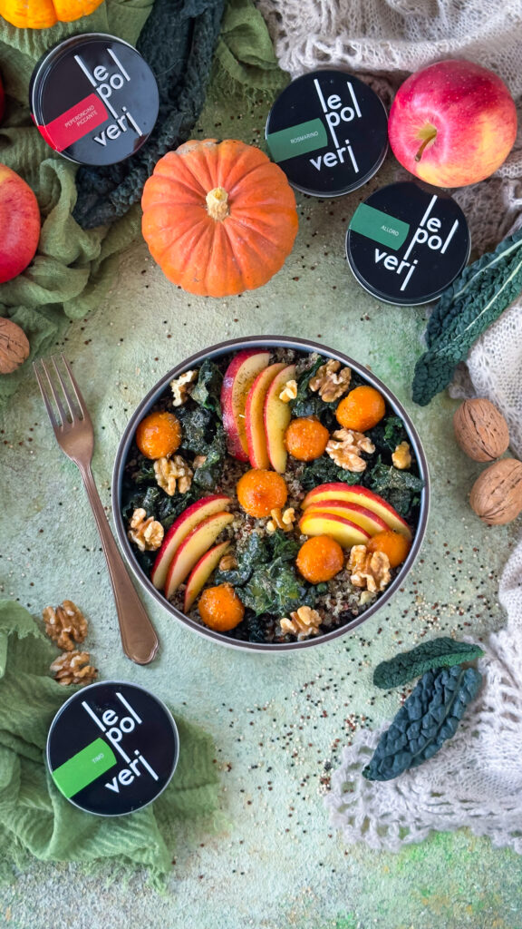 Insalata del benessere con quinoa zucca e cavolo nero