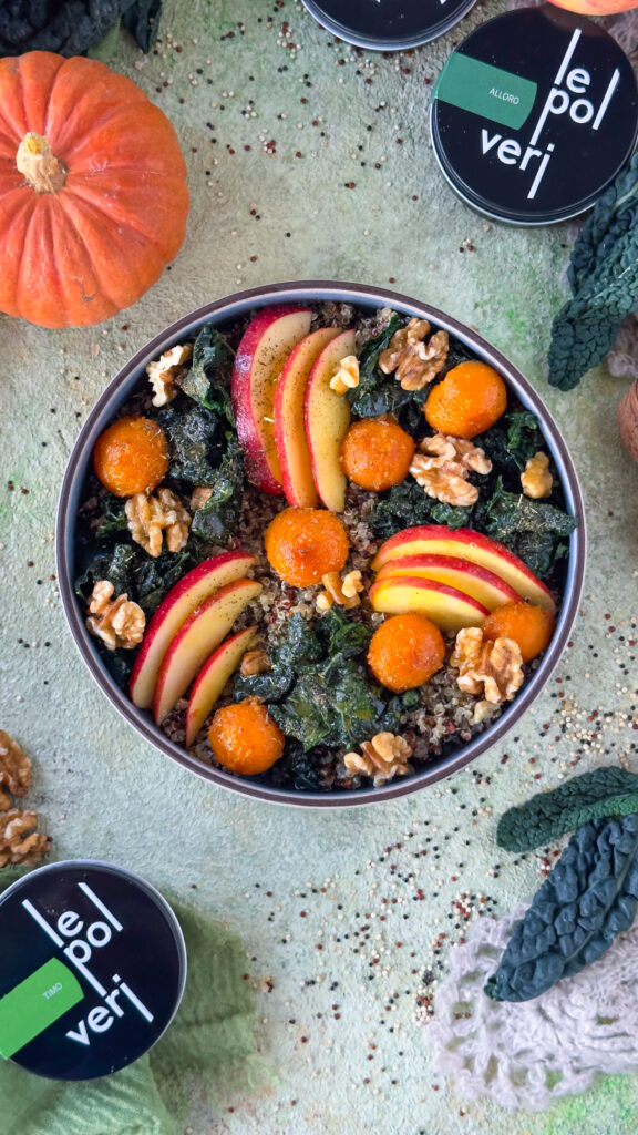 Insalata del benessere con quinoa zucca e cavolo nero