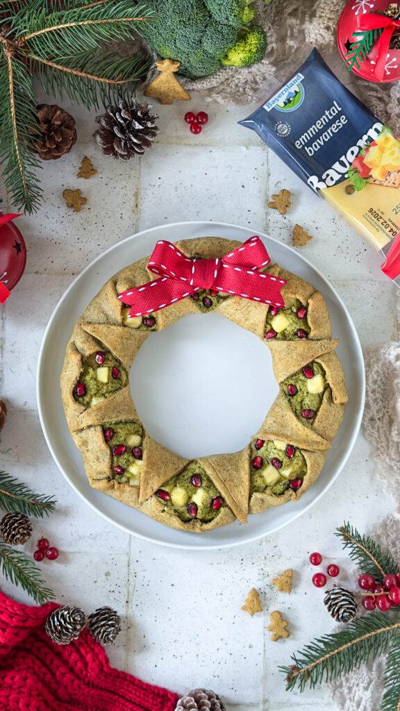 Corona salata di Natale con frolla all'olio