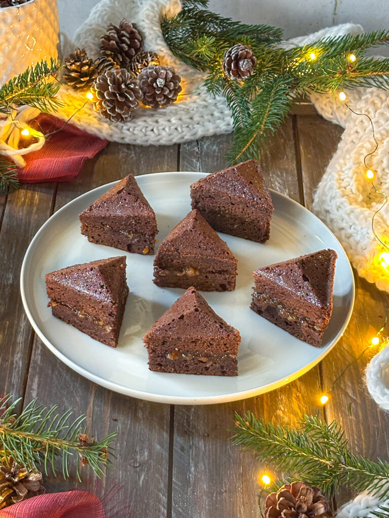 Torta di Natale senza zuccheri raffinati e senza grassi con marmellata