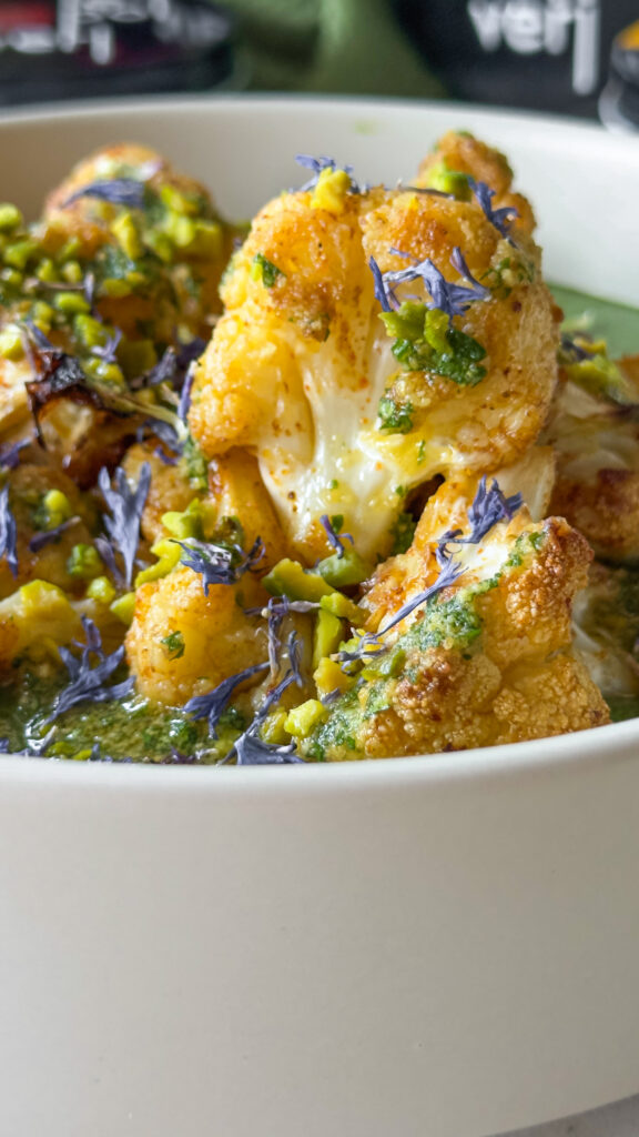 piatto unico vegano detox con cavolfiore e spinaci