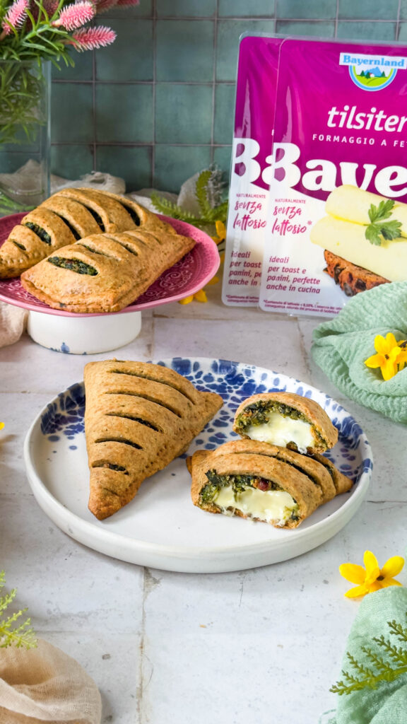 Triangoli rustici piselli e spinaci con frolla salata fatta in casa